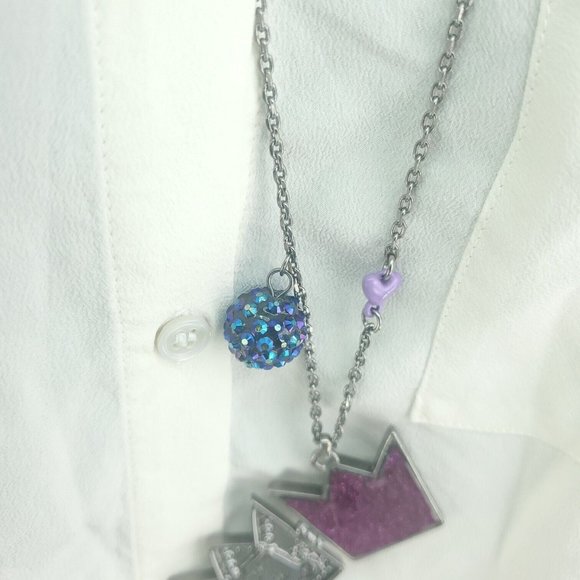 Womens Silvertone Cable Chain Lobster Clasp Charms Born To Rule Locket Necklace - Picture 3 of 8